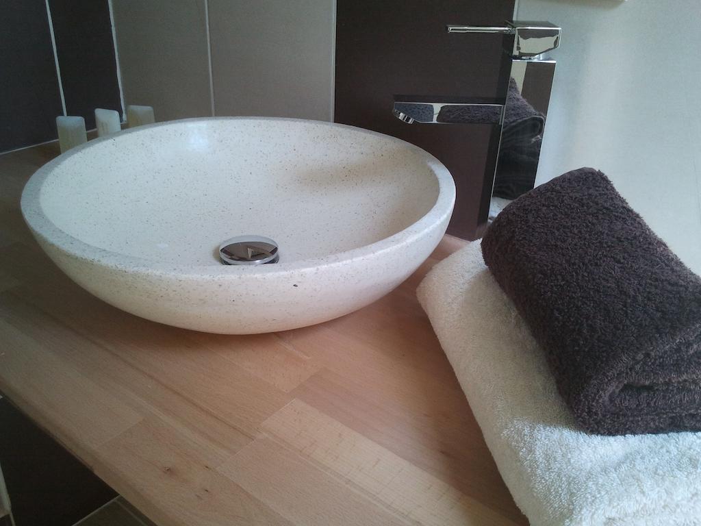 Chambres D'Hotes La Grange Au Bois Champagne-et-Fontaine Стая снимка