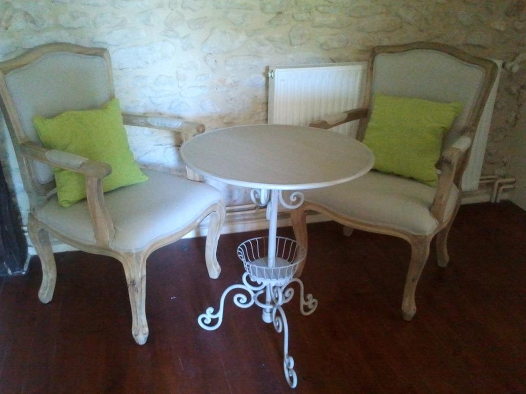 Chambres D'Hotes La Grange Au Bois Champagne-et-Fontaine Стая снимка
