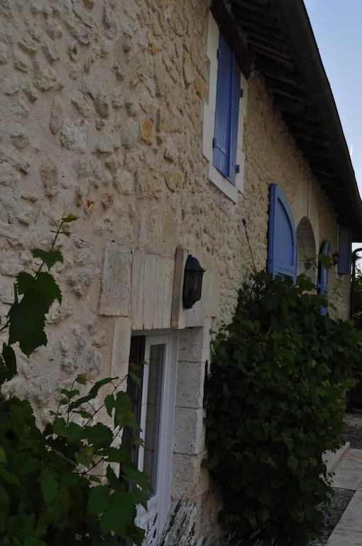 Chambres D'Hotes La Grange Au Bois Champagne-et-Fontaine Екстериор снимка