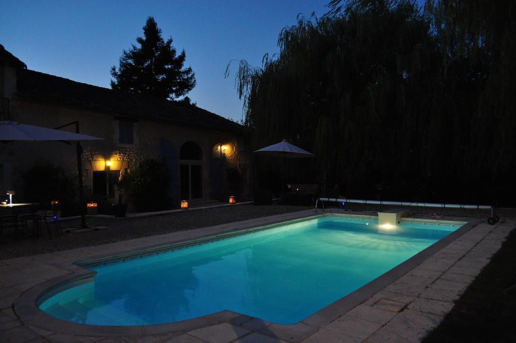 Chambres D'Hotes La Grange Au Bois Champagne-et-Fontaine Екстериор снимка