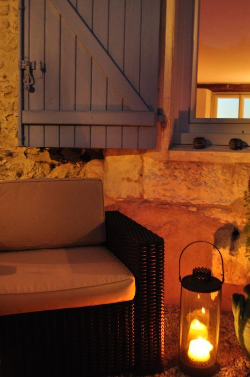 Chambres D'Hotes La Grange Au Bois Champagne-et-Fontaine Екстериор снимка