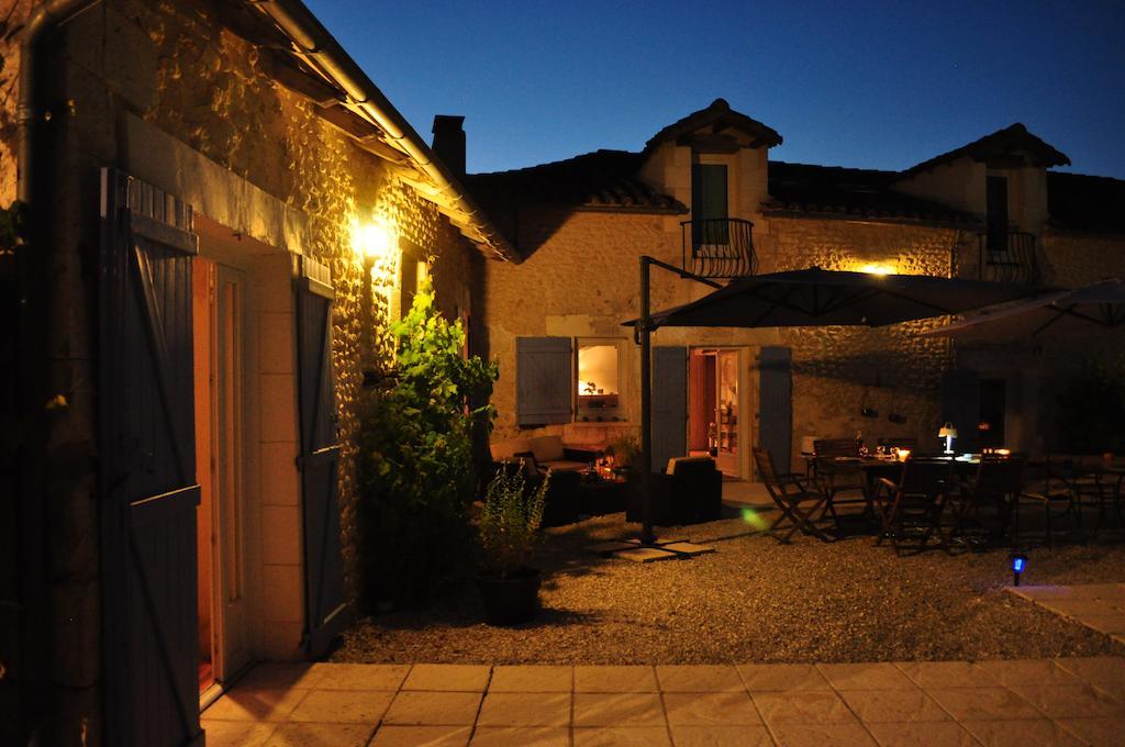 Chambres D'Hotes La Grange Au Bois Champagne-et-Fontaine Екстериор снимка