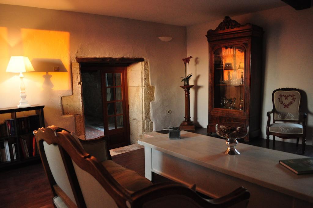 Chambres D'Hotes La Grange Au Bois Champagne-et-Fontaine Екстериор снимка
